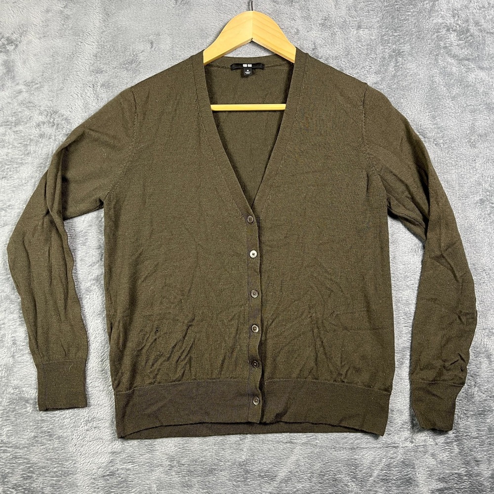 Uniqlo Cardigan Sweater Womens Medium Fine Knit Olive Green Ribbed Button Front